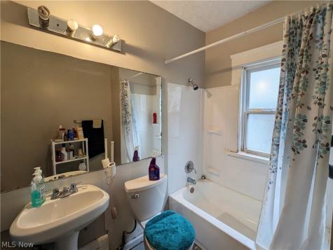 3389 Desota Avenue Cleveland Heights OH 44118