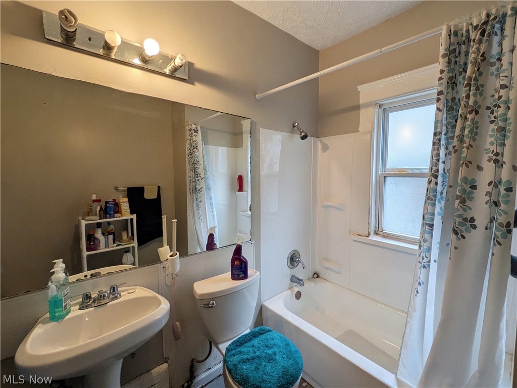 3389 Desota Avenue Cleveland Heights OH 44118