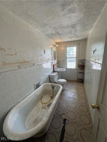 9426 Dickens Avenue Cleveland OH 44104