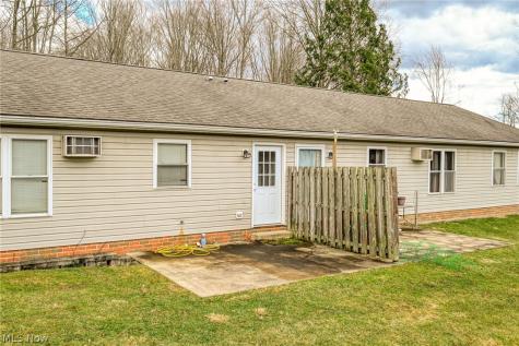 8492 & 8476 Tallmadge Road Ravenna OH 44412