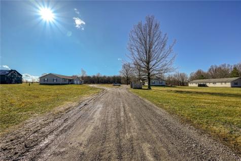 8492 & 8476 Tallmadge Road Ravenna OH 44412