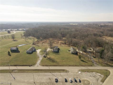 8492 & 8476 Tallmadge Road Ravenna OH 44412