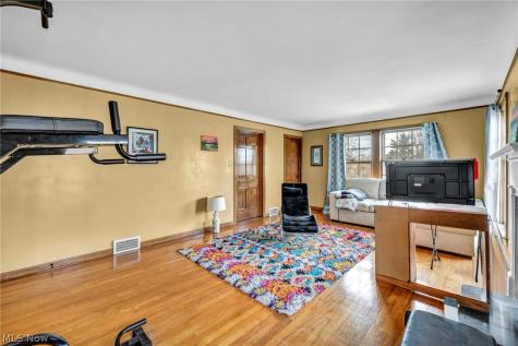 13570 Cedar Road University Heights OH 44118