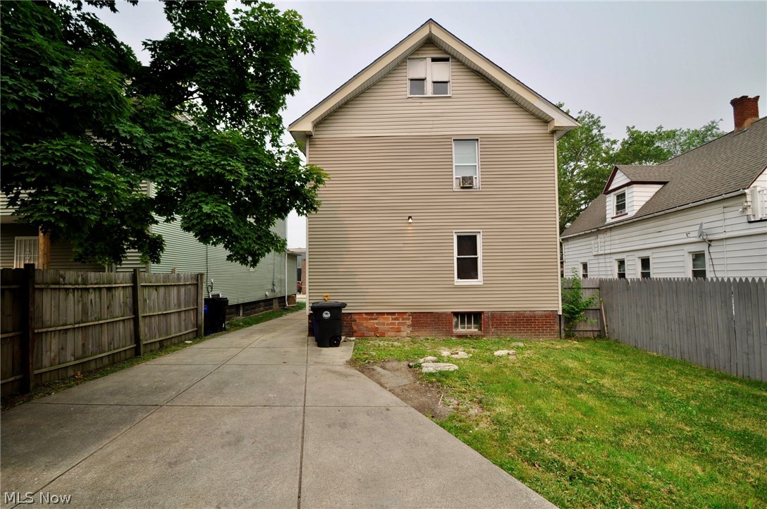 2179 W 106th Street Cleveland OH 44102