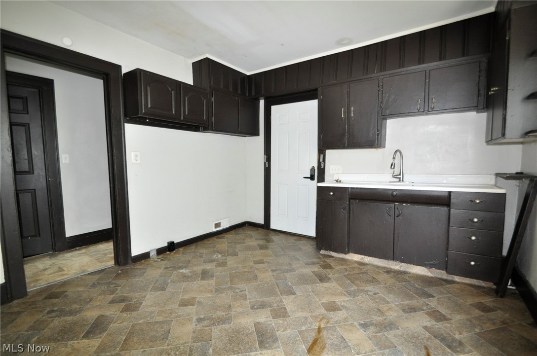 2179 W 106th Street Cleveland OH 44102