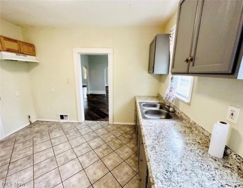 3625 Newark Avenue Cleveland OH 44109