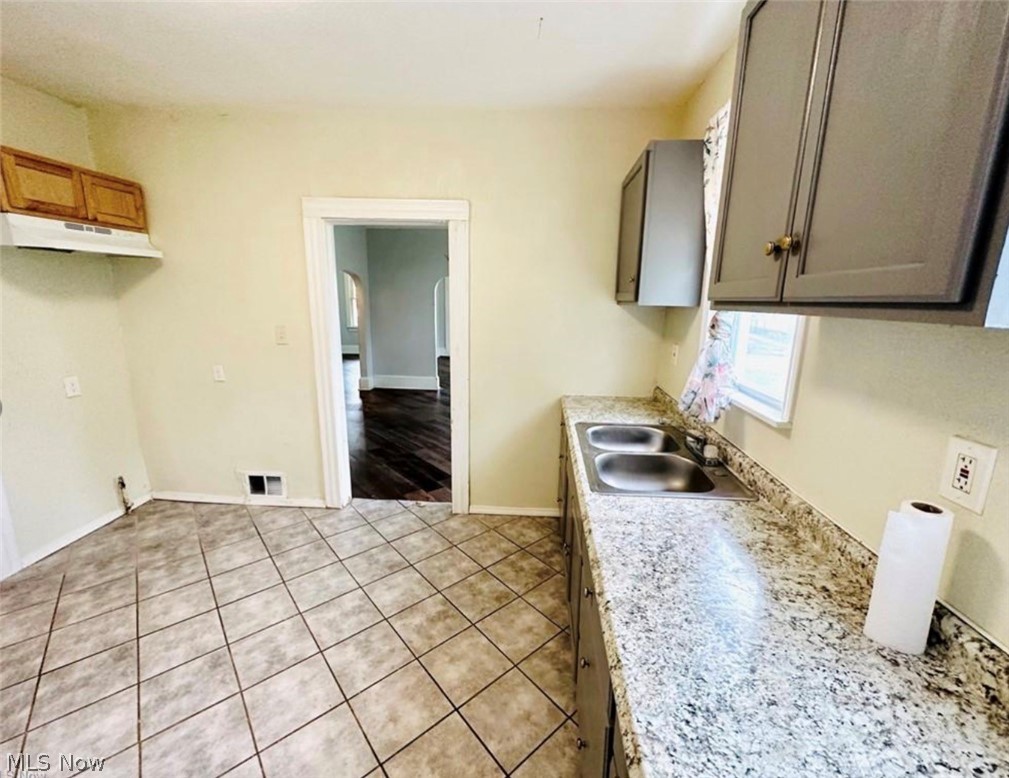 3625 Newark Avenue Cleveland OH 44109
