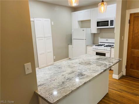 2580 Colchester Road Cleveland Heights OH 44106