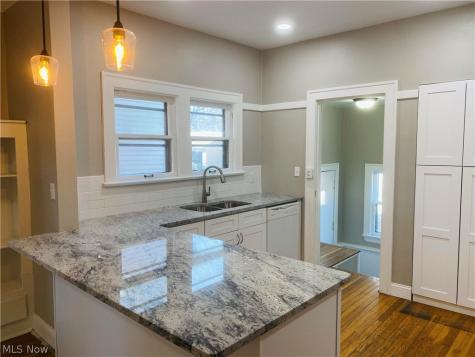 2580 Colchester Road Cleveland Heights OH 44106