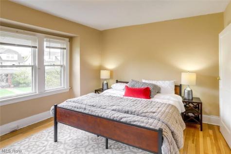 2580 Colchester Road Cleveland Heights OH 44106