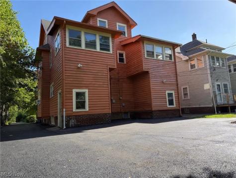 2580 Colchester Road Cleveland Heights OH 44106
