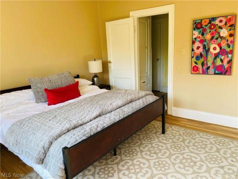 2580 Colchester Road Cleveland Heights OH 44106