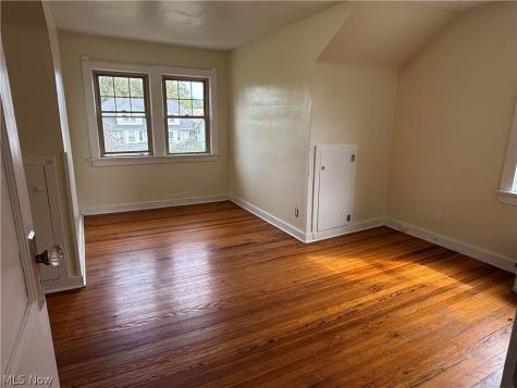 2580 Colchester Road Cleveland Heights OH 44106