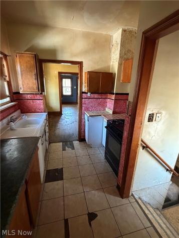1027 Austin Avenue Akron OH 44306
