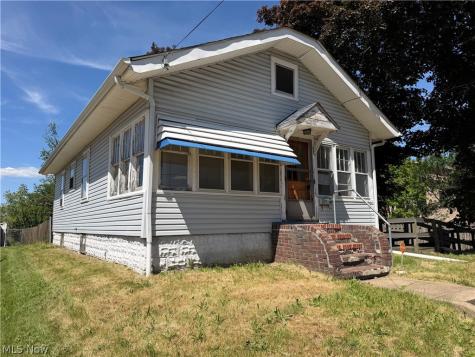 1027 Austin Avenue Akron OH 44306