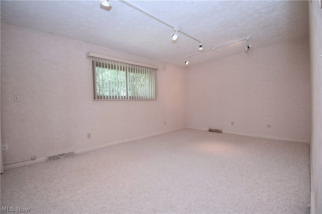 5593 Engleton Lane Girard OH 44420