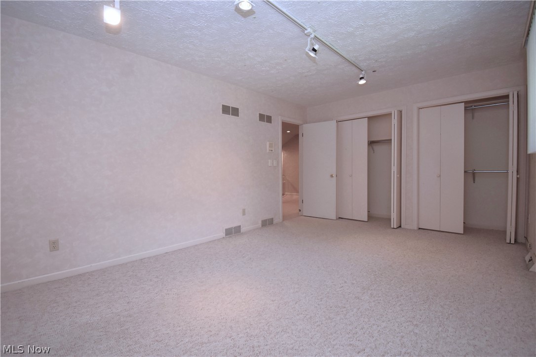 5593 Engleton Lane Girard OH 44420