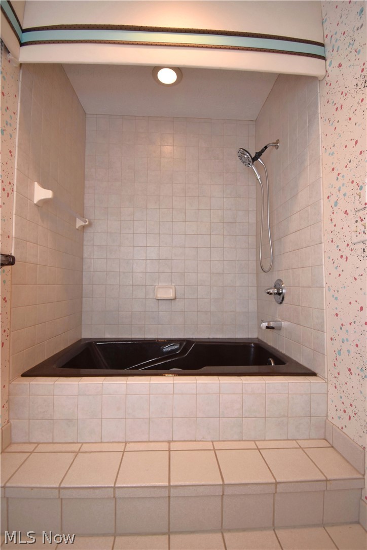 5593 Engleton Lane Girard OH 44420