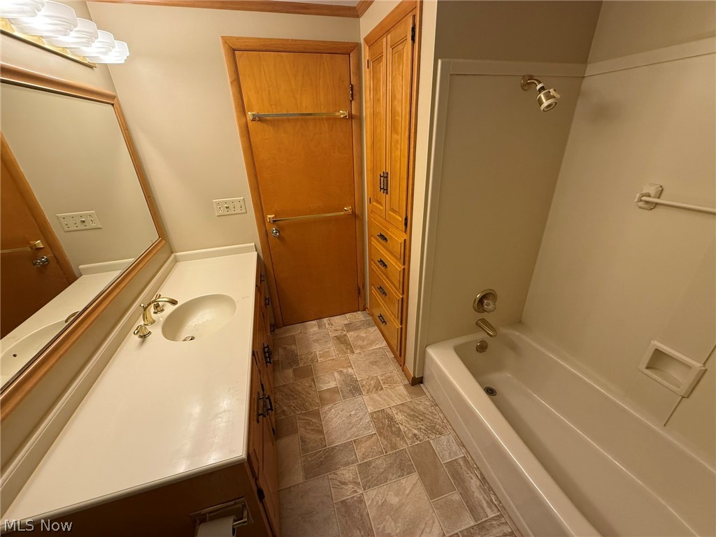 1728 State Route 39 NE New Philadelphia OH 44663