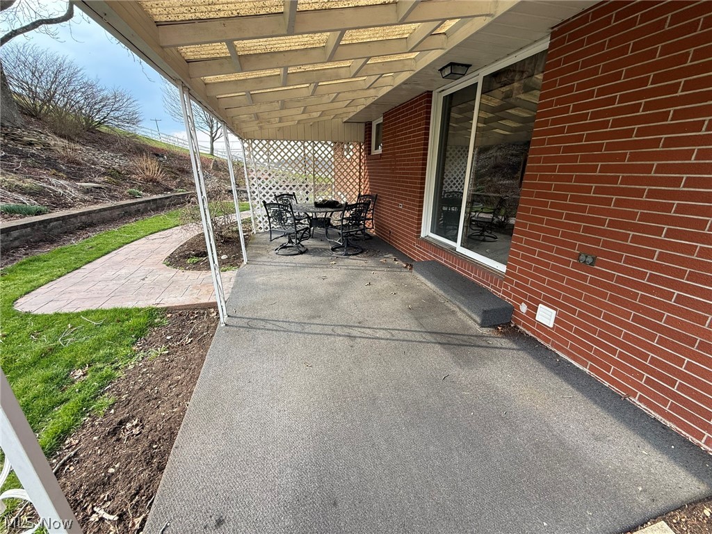 1728 State Route 39 NE New Philadelphia OH 44663