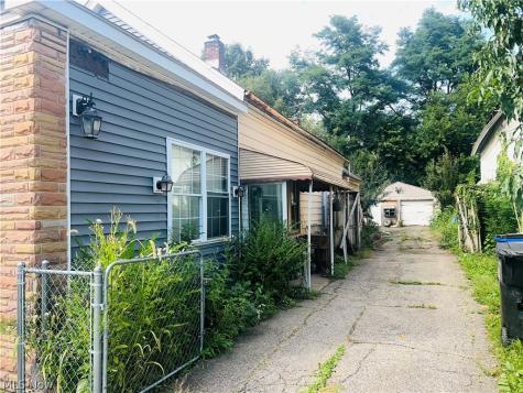 6307 Lansing Avenue Cleveland OH 44105
