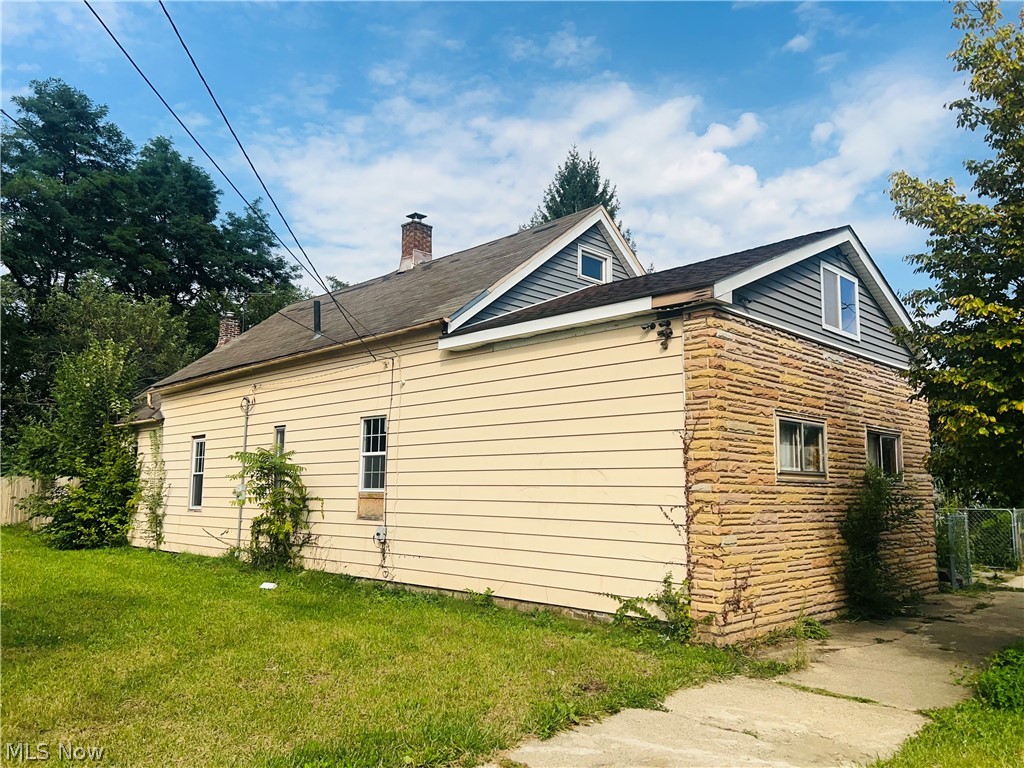 6307 Lansing Avenue Cleveland OH 44105