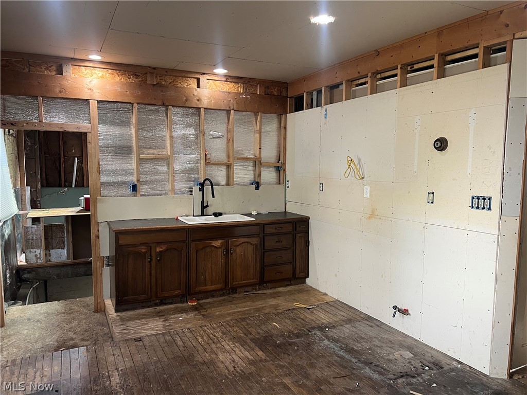 6307 Lansing Avenue Cleveland OH 44105