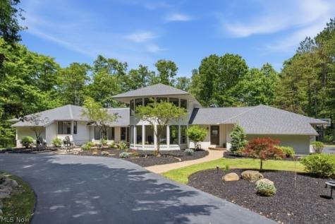 100 Basswood Lane Moreland Hills OH 44022