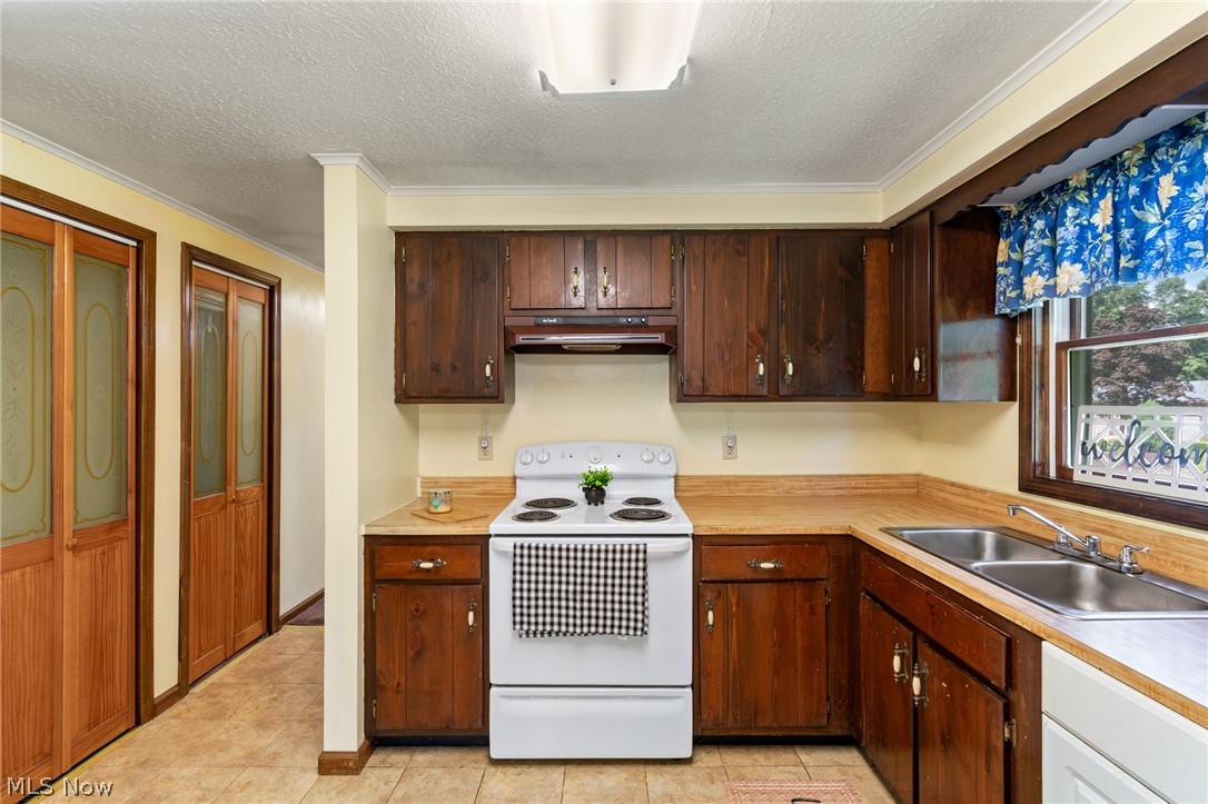 10685 Scotts Corners Road Diamond OH 44412