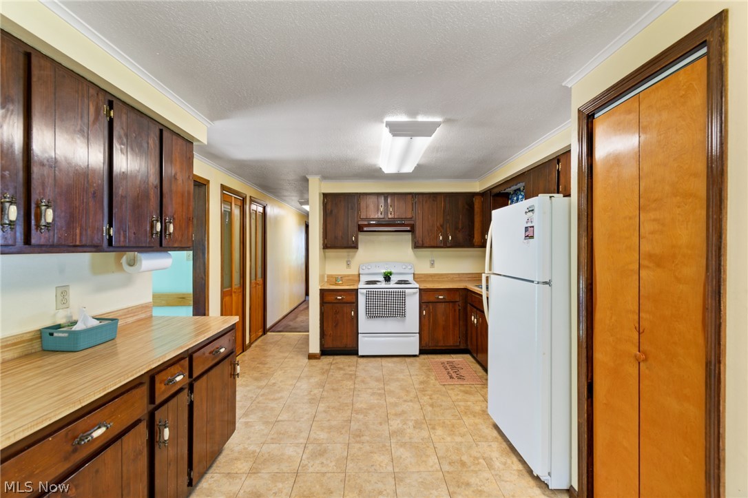 10685 Scotts Corners Road Diamond OH 44412