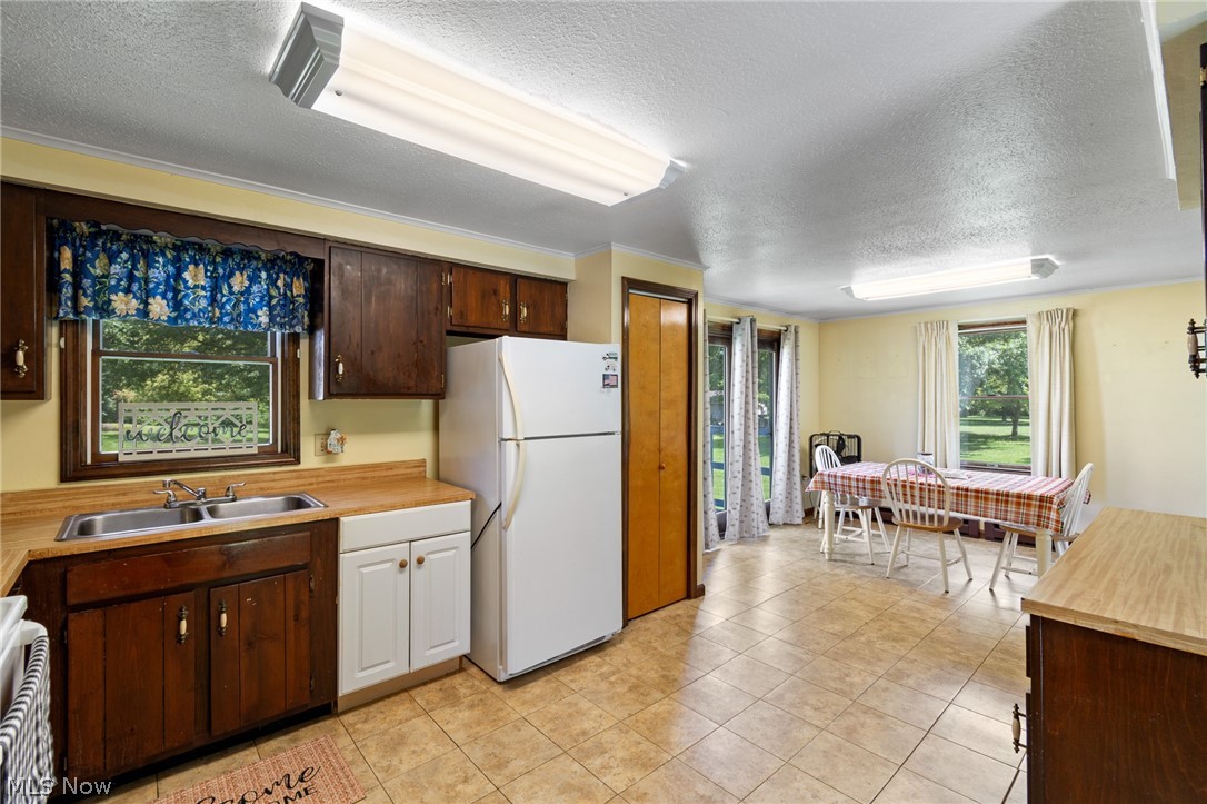10685 Scotts Corners Road Diamond OH 44412