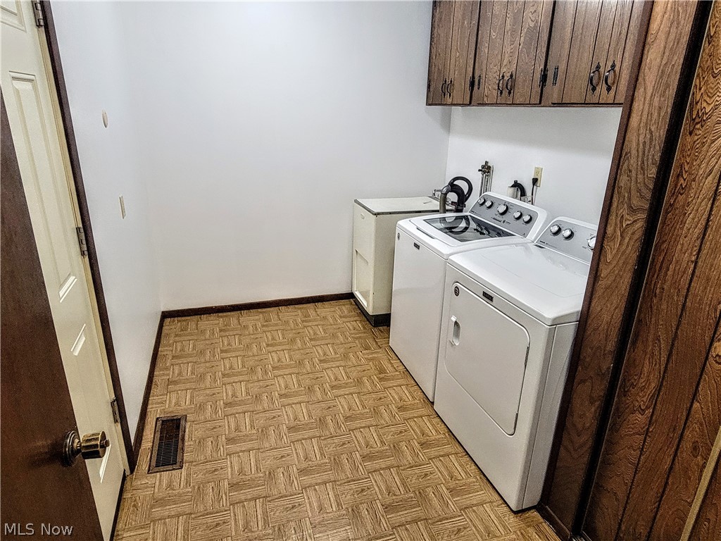 11604 Park Moss Avenue Strongsville OH 44136