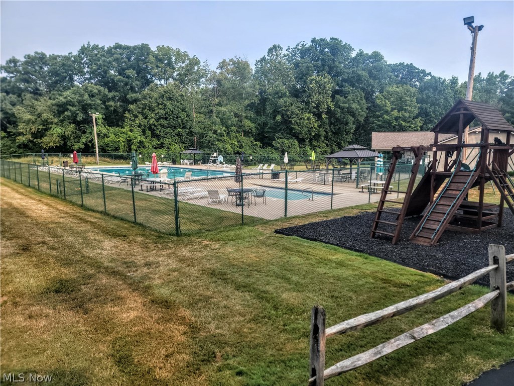 11604 Park Moss Avenue Strongsville OH 44136