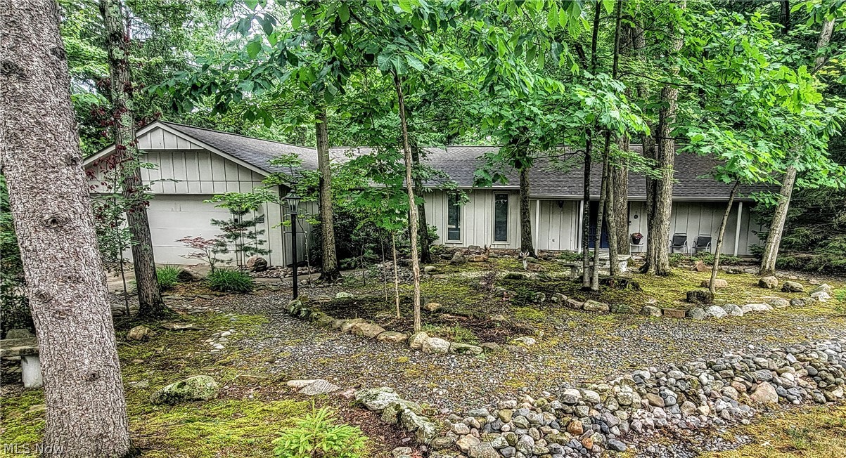 11604 Park Moss Avenue Strongsville OH 44136