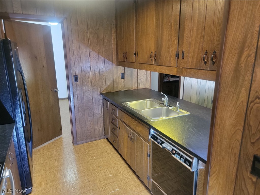 11604 Park Moss Avenue Strongsville OH 44136