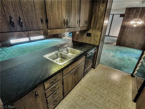11604 Park Moss Avenue Strongsville OH 44136