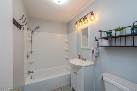 8073 W 130th Street North Royalton OH 44133