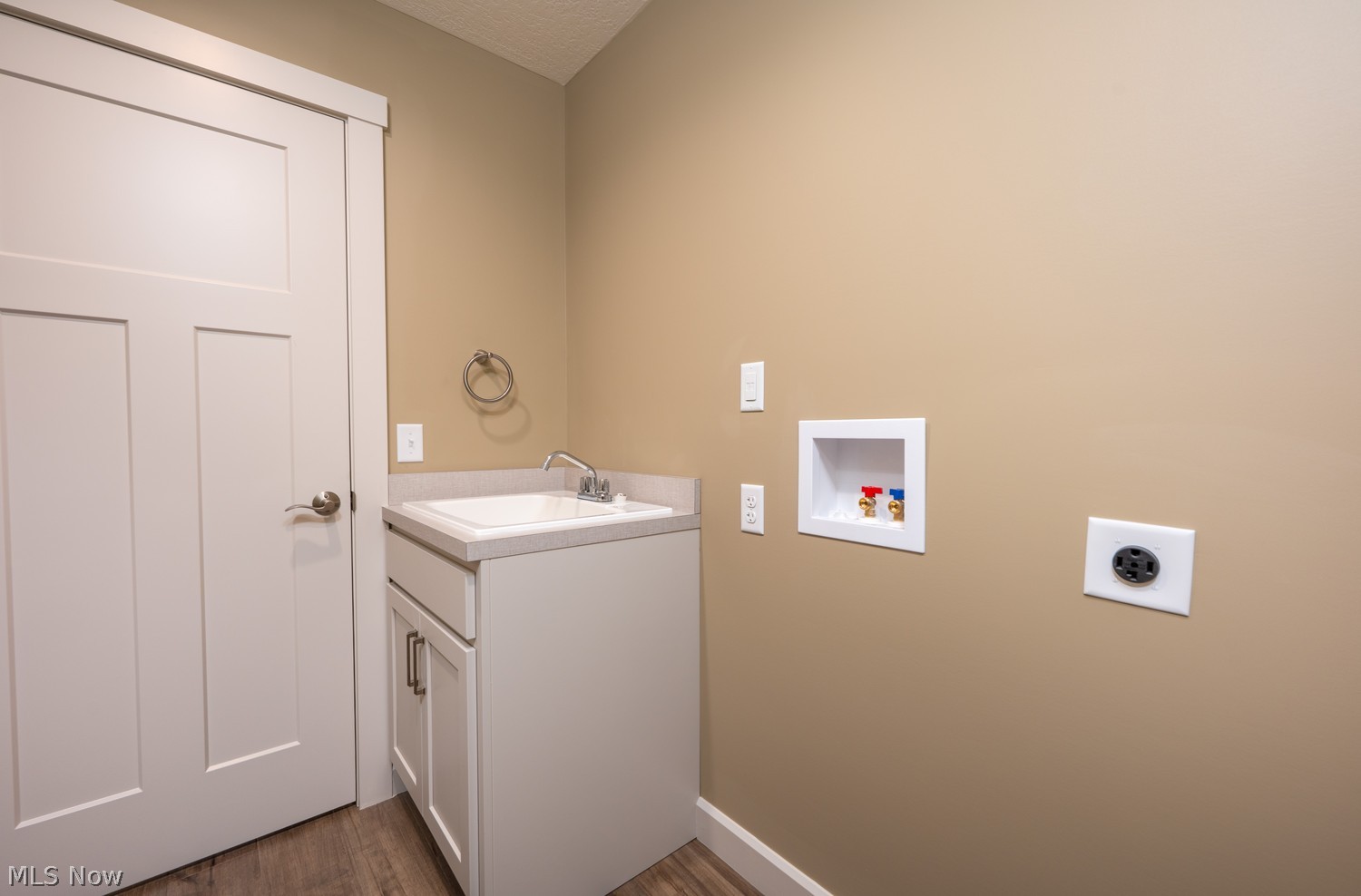 635 Hardesty Avenue NW New Philadelphia OH 44663