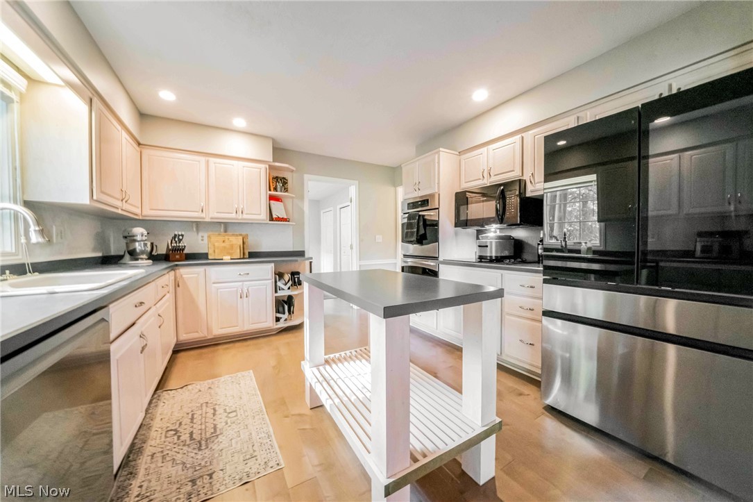 32547 Schooner Court Avon Lake OH 44012
