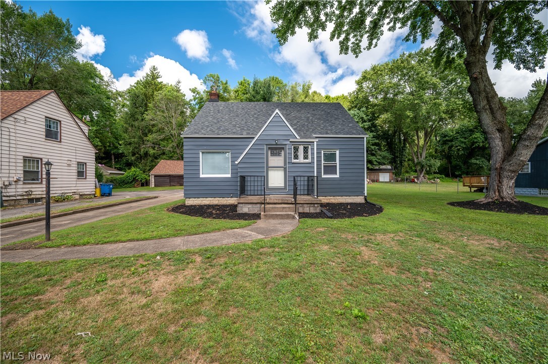 3712 Logan Way Youngstown OH 44505