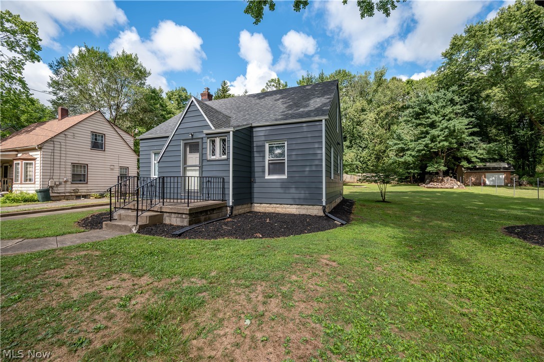 3712 Logan Way Youngstown OH 44505
