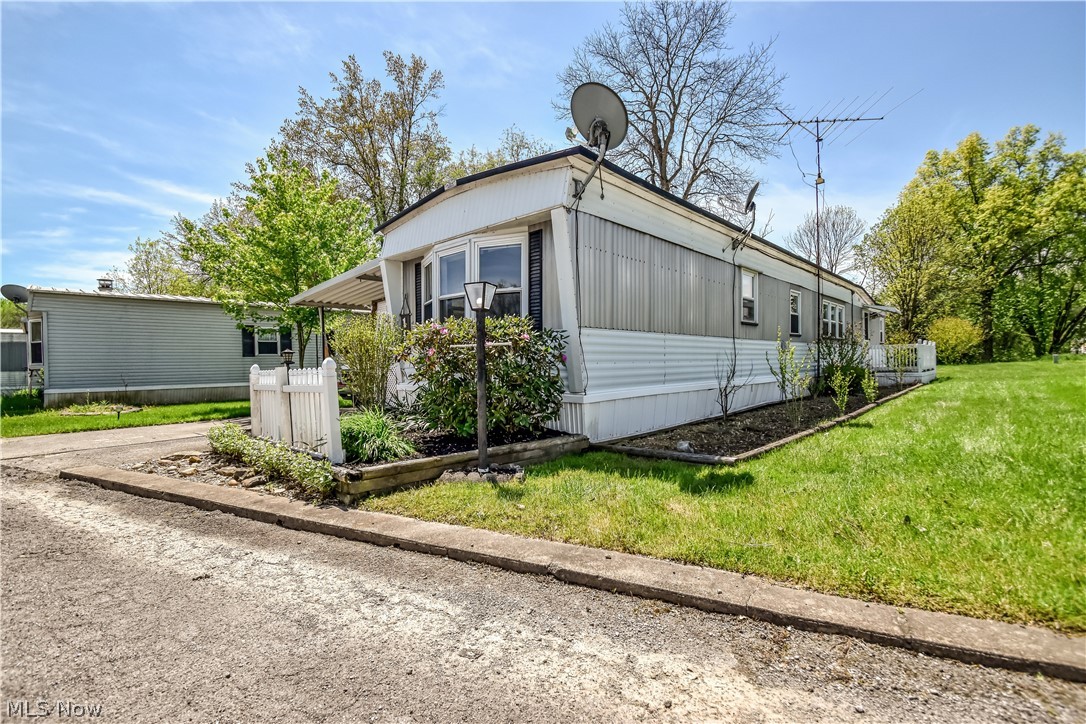 112 Lakeside Way SW Warren OH 44481