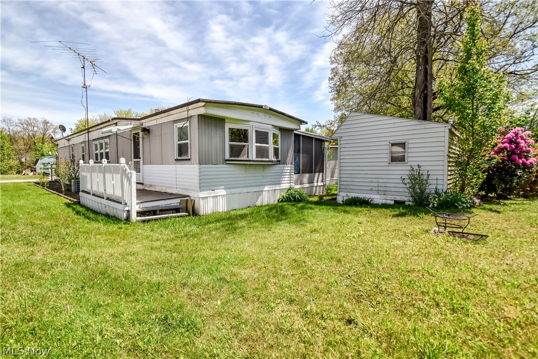 112 Lakeside Way SW Warren OH 44481