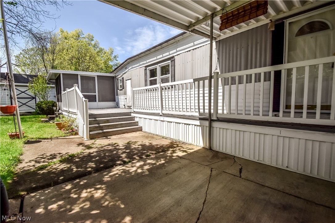 112 Lakeside Way SW Warren OH 44481