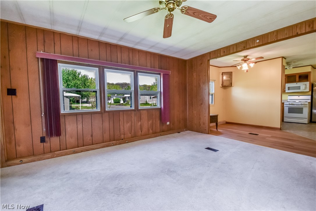 112 Lakeside Way SW Warren OH 44481