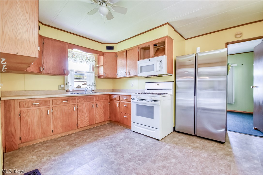 112 Lakeside Way SW Warren OH 44481