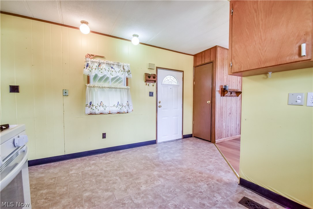112 Lakeside Way SW Warren OH 44481