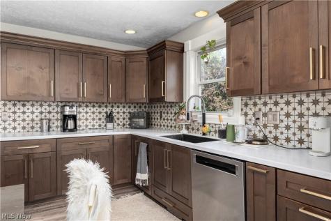 17791 E Parkway Lagrange OH 44050