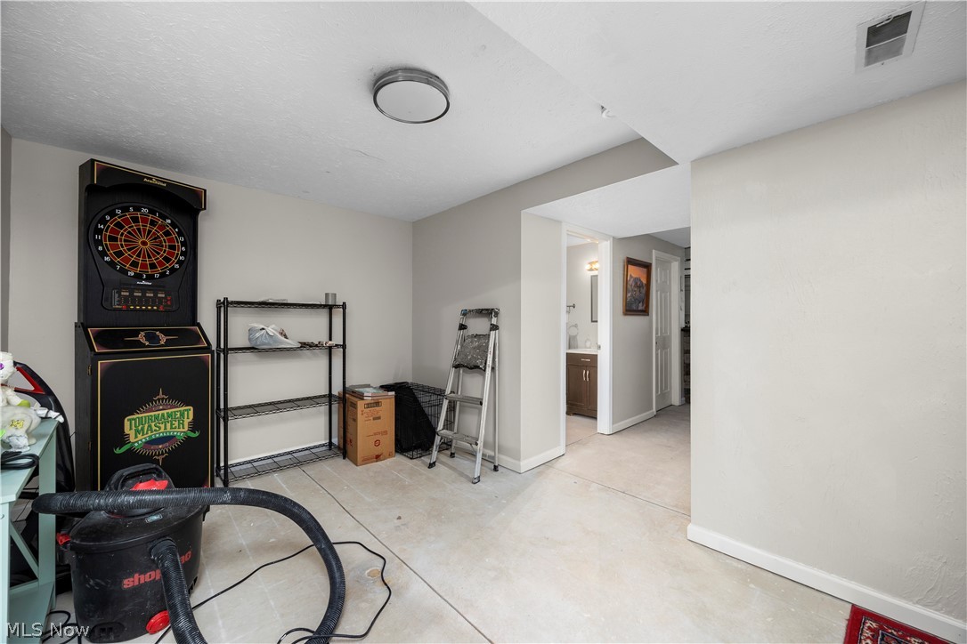 17791 E Parkway Lagrange OH 44050
