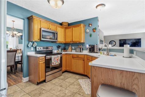 2553 Diamond Street NE Canton OH 44721